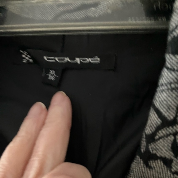 NWOT ‼️HP‼️COUPE CROPPED PRINT BLAZER SATIN AND LACE TRIM ON BOTTOM FULLY LINED - Picture 13 of 13